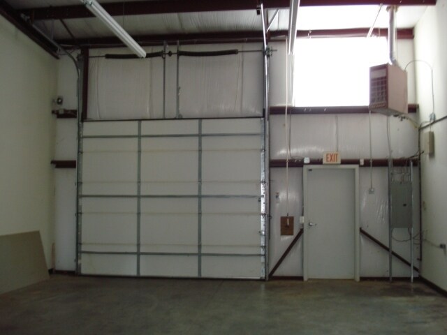 More Photos Of 3663-3673 Alamance Rd, Burlington Flex For Lease