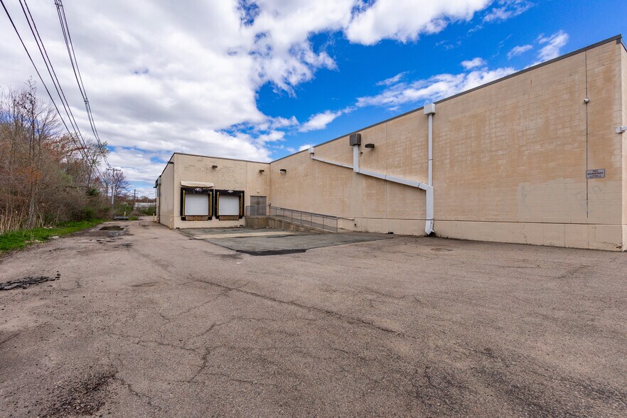 More Photos Of 846 N Main St, Brockton Unknown For Lease