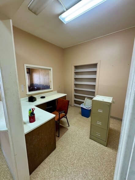 More Photos Of 206 Main St, Gleason Office For Sale