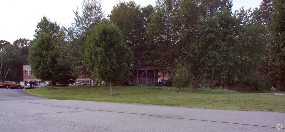 More Photos Of 185 S Broad St, Pawcatuck Office For Lease