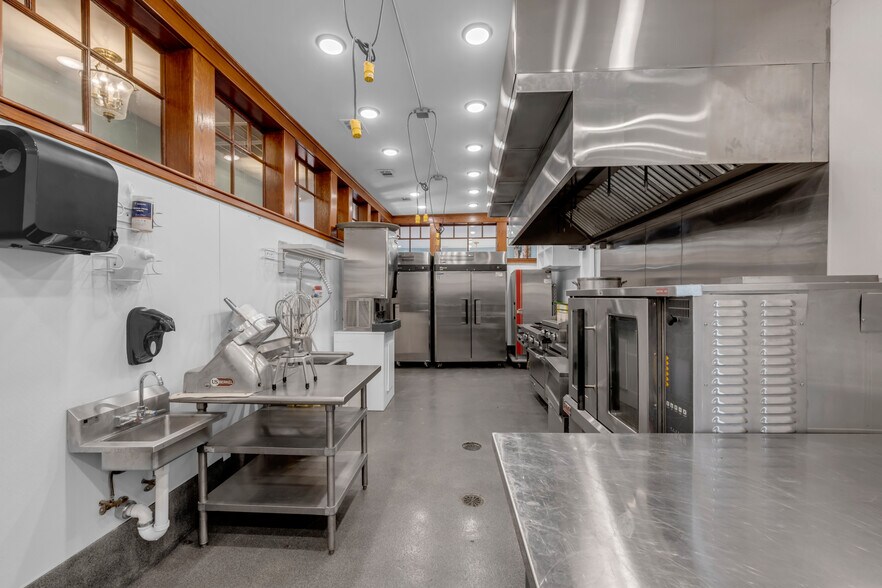 More Photos Of 601 Bessemer Ave, Llano Restaurant For Sale