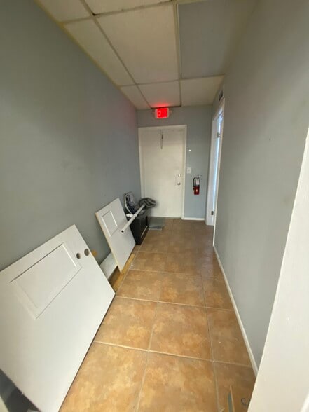 More Photos Of 12820 Kenwood Ln, Fort Myers Medical For Lease