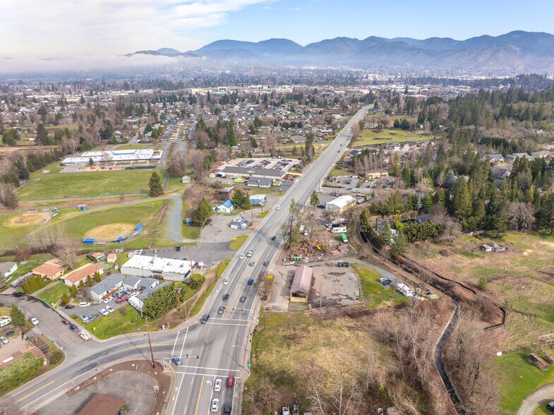 More Photos Of 2521 Williams Hwy, Grants Pass Carwash For Sale