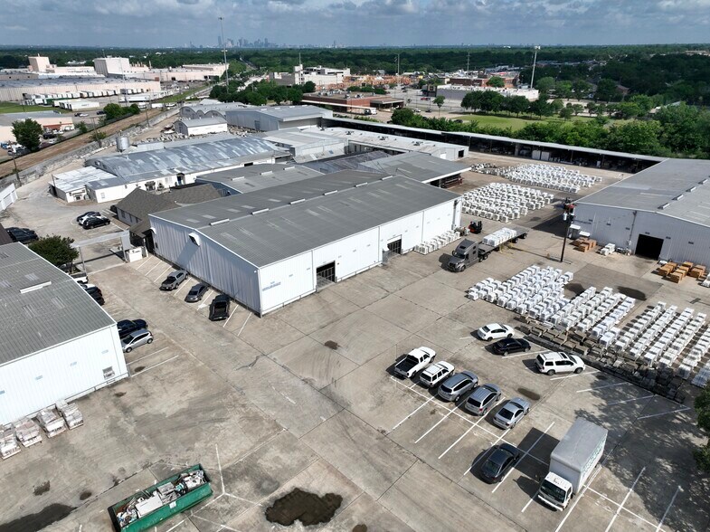 More Photos Of 301 Pleasant Dr, Dallas Warehouse For Lease