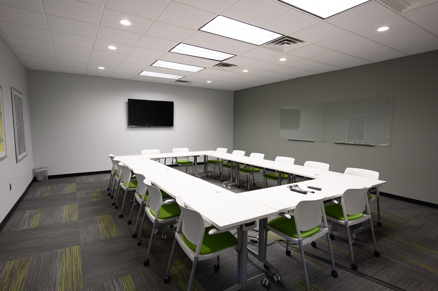 More Photos Of 1099 Wall St W, Lyndhurst Office For Lease