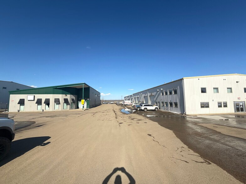 More Photos Of 195 Mackay Cres, Fort McMurray Warehouse For Sale