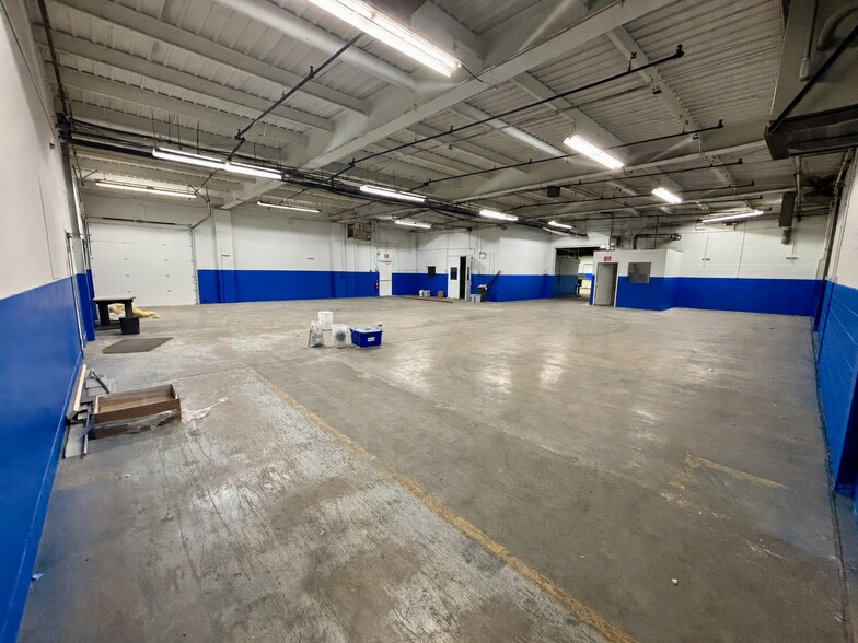 More Photos Of 315 N 9th St, St Charles Distribution For Lease