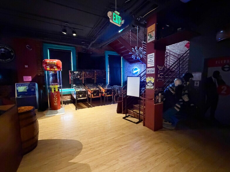 More Photos Of 449 Powell St, San Francisco Office For Lease