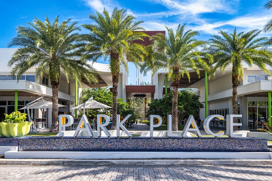 More Photos Of 5560 N Military Trl, Boca Raton Unknown For Lease