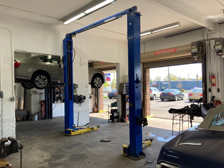 More Photos Of 905 Dundalk Ave, Baltimore Auto Dealership For Sale