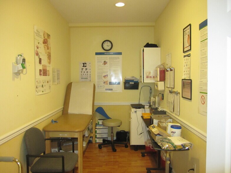 More Photos Of 199 Broad St, Bloomfield Medical For Lease