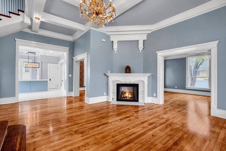 More Photos Of 511 S Travis St, Sherman Office For Sale