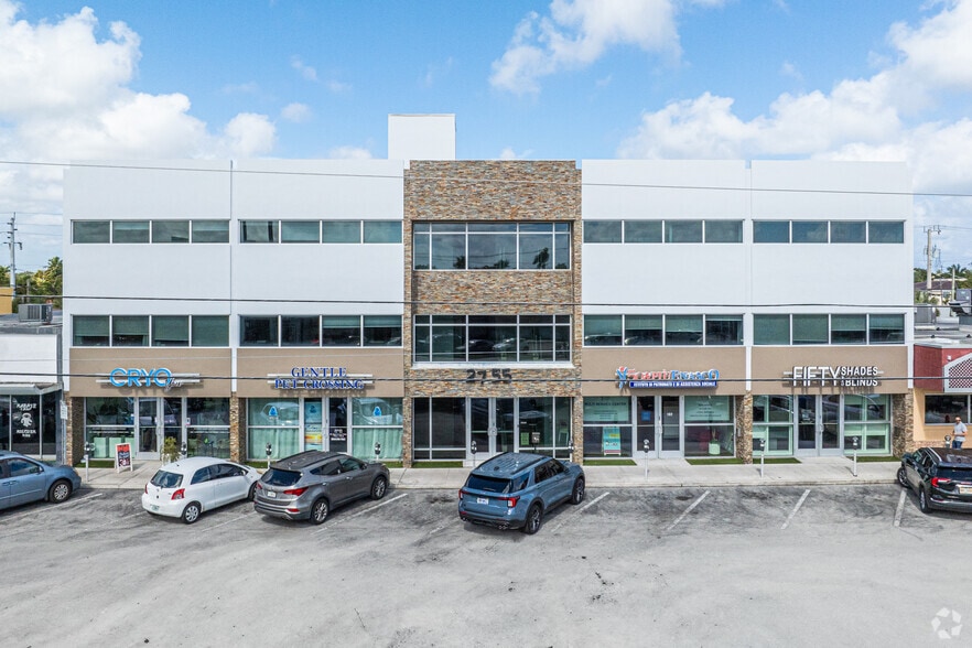 More Photos Of 2755 E Oakland Park Blvd, Fort Lauderdale Office For Lease