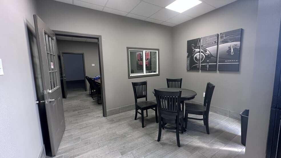 More Photos Of 6912 Rampart St, Houston Service For Lease