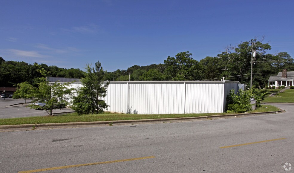 More Photos Of 3201C Wilcox Blvd, Chattanooga Convenience Store For Lease