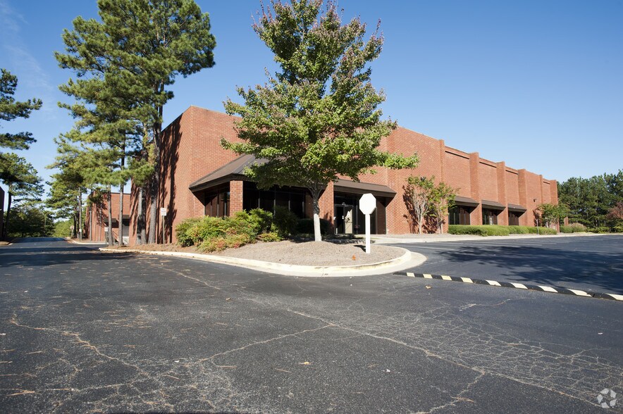 More Photos Of 150 Hembree Park Dr, Roswell Unknown For Lease