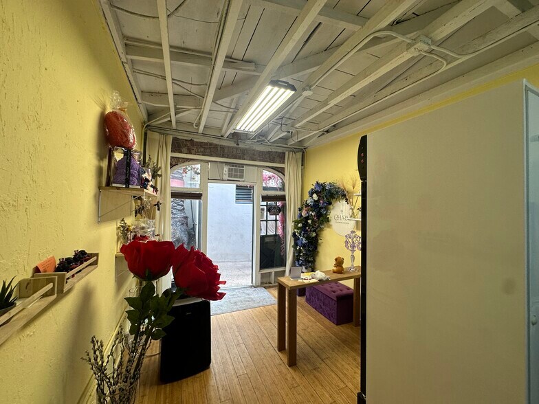 More Photos Of 6727-6733 Hollywood Blvd, Los Angeles Freestanding For Lease