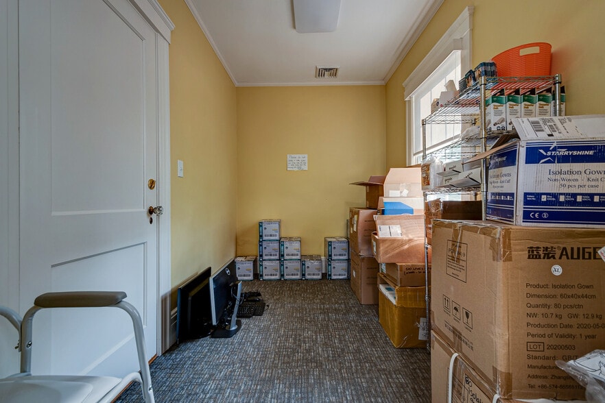 More Photos Of 8 Church St, Westborough Office Residential For Lease