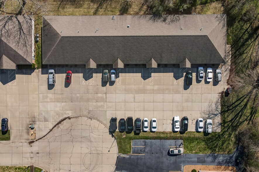 More Photos Of 144 Lincoln Place Ct, Belleville Medical For Lease