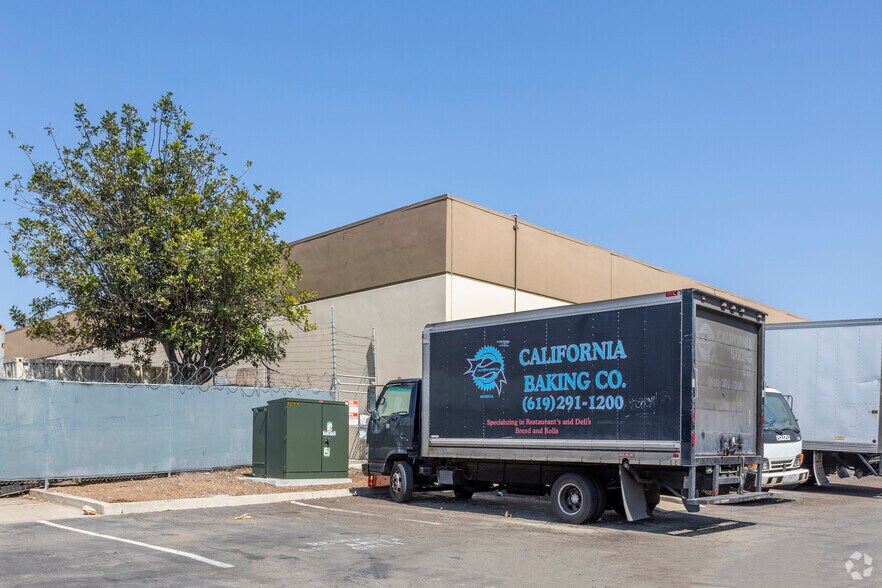More Photos Of 681 Anita St, Chula Vista Warehouse For Lease