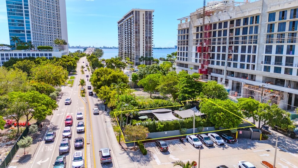 More Photos Of 400 NE 36th St, Miami Land For Lease