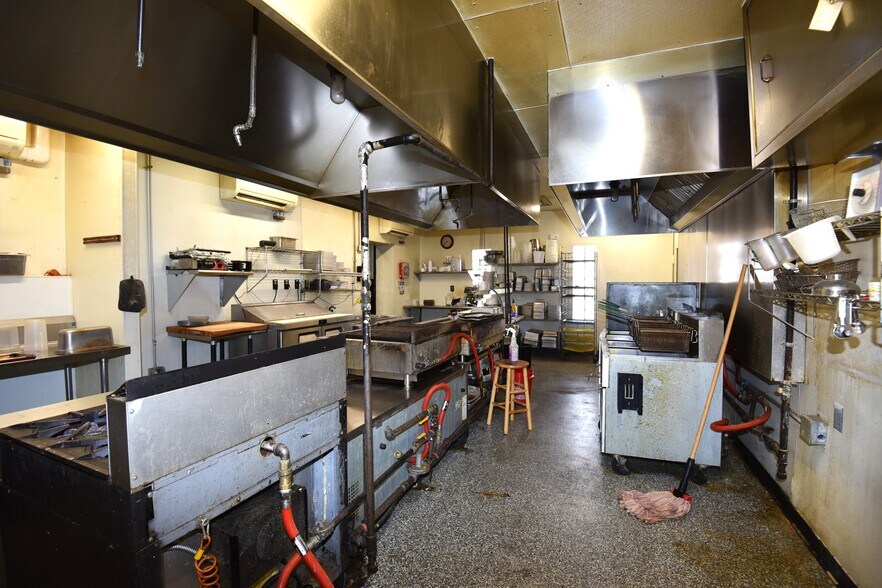 More Photos Of 115 and 117 Main st, Faith Restaurant For Sale