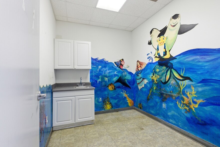 More Photos Of 148-156 W Tugalo St, Toccoa Office For Lease