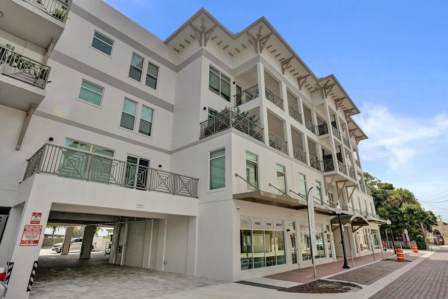 More Photos Of 37-41 SW Seminole St, Stuart Apartments For Lease
