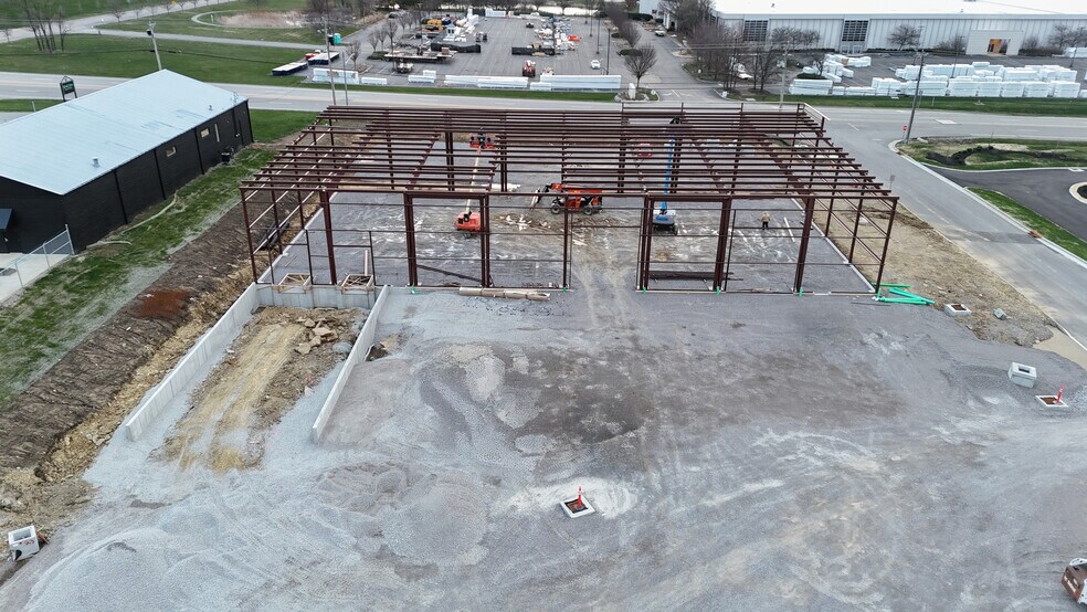 More Photos Of 9381 Seward Rd, Fairfield Warehouse For Lease