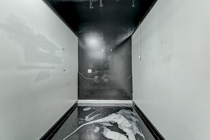 More Photos Of 324 Fm-1960 Rd, Houston General Retail For Sale