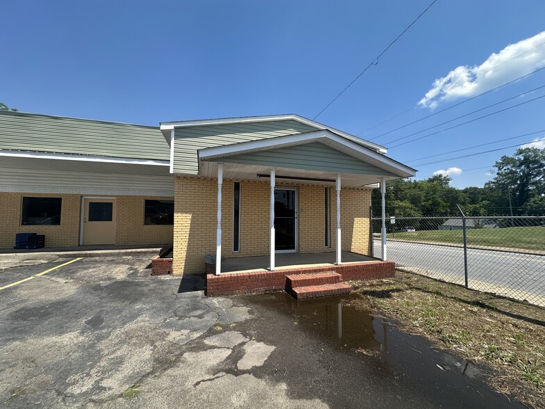 Primary Photo Of 503 S Church St, Union Convenience Store For Lease