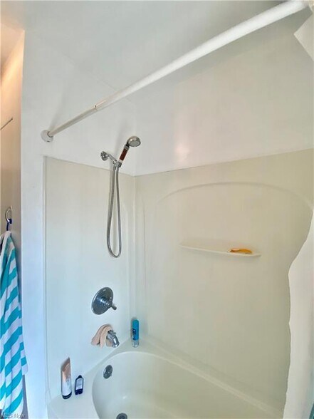 More Photos Of 2116 Charles St, Wellsburg Flex For Sale