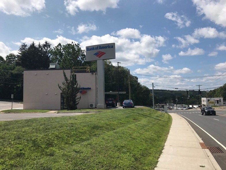 More Photos Of 992 Cooke St, Waterbury Office For Lease