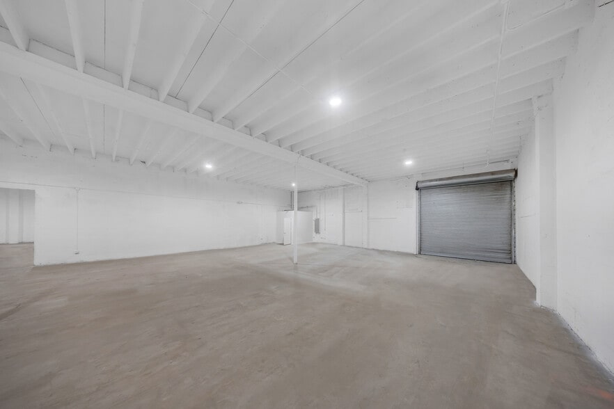 More Photos Of 3916-3920 NW 32nd Ave, Miami Warehouse For Lease
