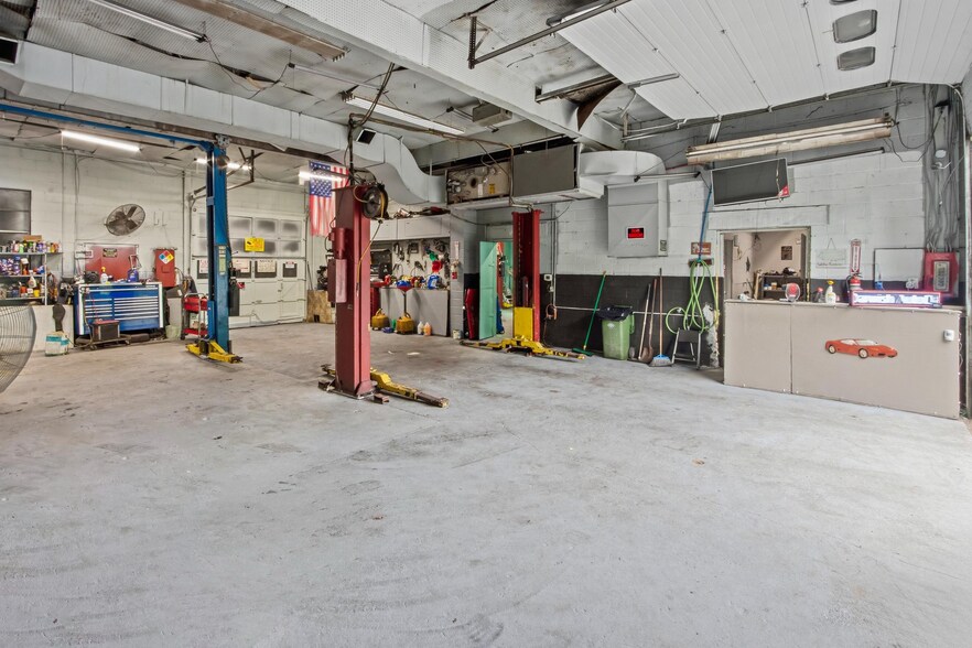 More Photos Of 344 Indian Ave, Bridgeton Auto Repair For Sale