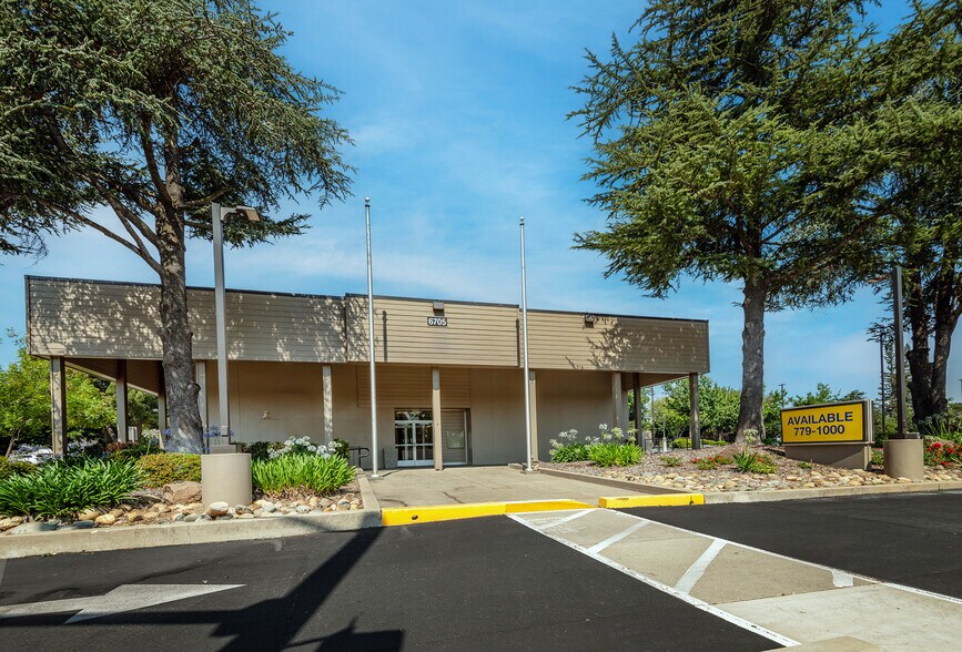 Primary Photo Of 6705 Fair Oaks Blvd, Carmichael Bank For Lease