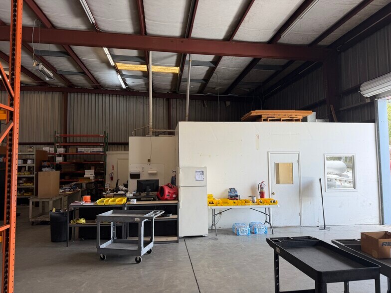 More Photos Of 229 SW 54th Ct, Ocala Distribution For Lease