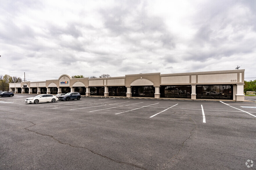 Primary Photo Of 640-641 Broadmor St, Murfreesboro Storefront Retail Office For Lease