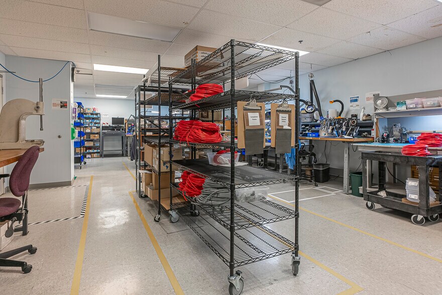 More Photos Of 2451 NW 28th Ave, Portland Manufacturing For Sale