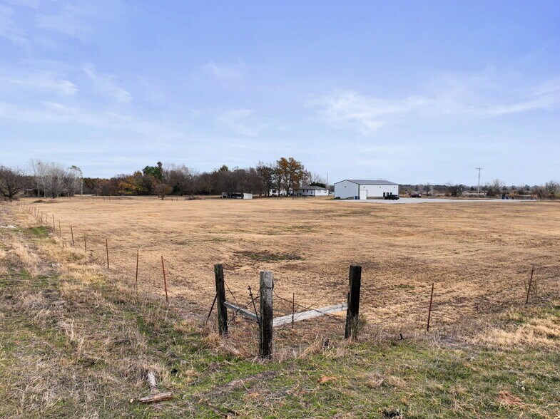 More Photos Of 1725 NE 16th St, Newcastle Warehouse For Sale