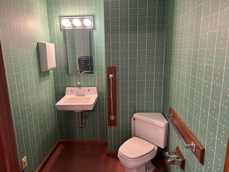 More Photos Of 1100 Murdoch Ave, Parkersburg Storefront Retail Residential For Sale