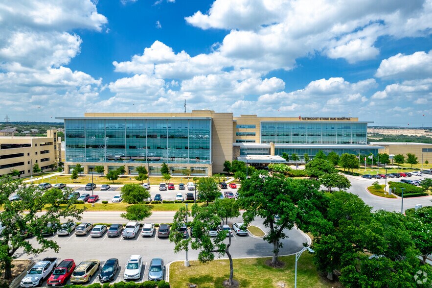 More Photos Of 1139 E Sonterra Blvd, San Antonio Hospital For Lease