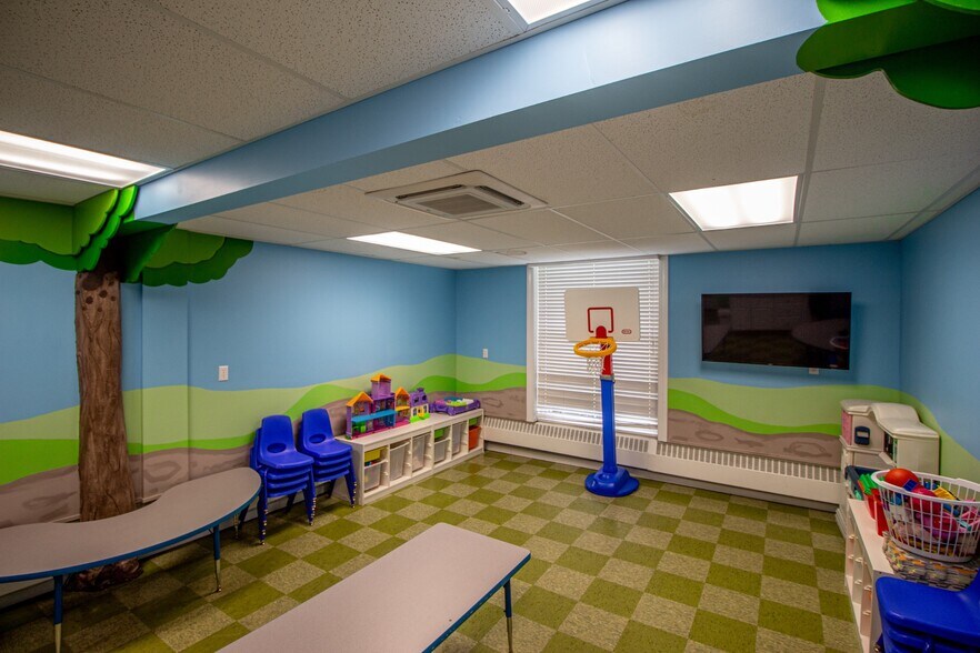 More Photos Of 23696 Northline Rd, Taylor Religious Facility For Sale