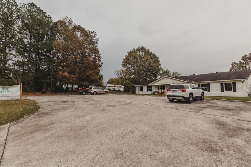 More Photos Of 62 Wax Rd, Silver Creek Daycare Center For Sale