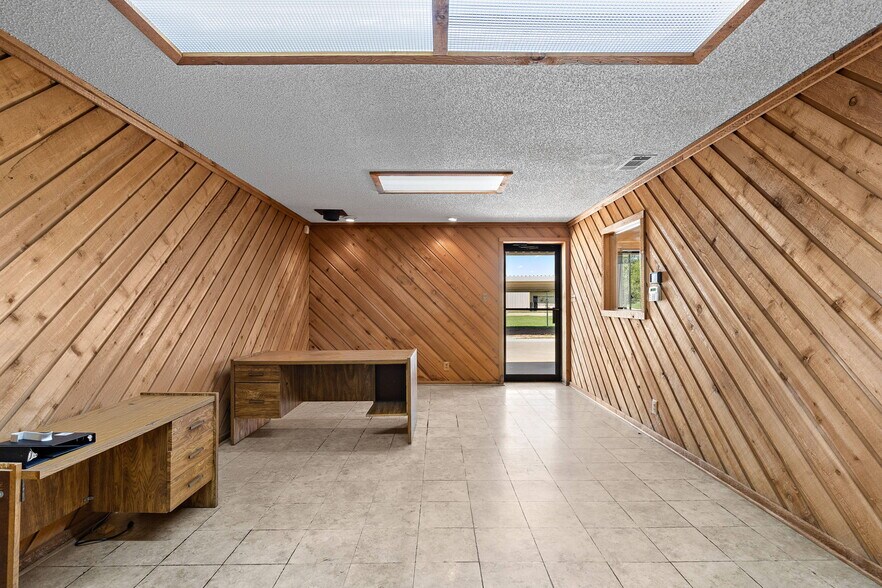 More Photos Of 4200 Henry S Grace Fwy, Wichita Falls Office For Lease