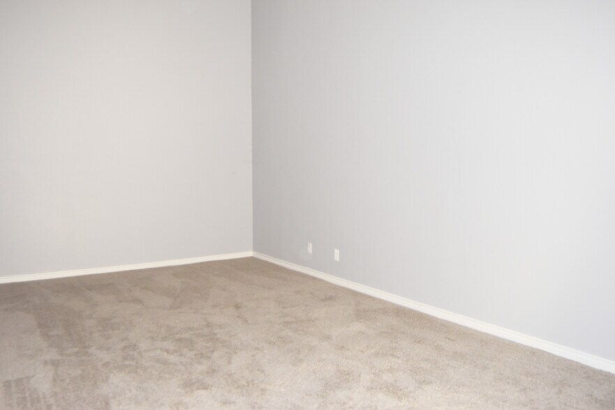 More Photos Of 1104 Constitution Dr, Trinidad Manufacturing For Sale