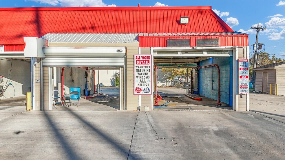 More Photos Of 501 E University Ave, Urbana Carwash For Sale