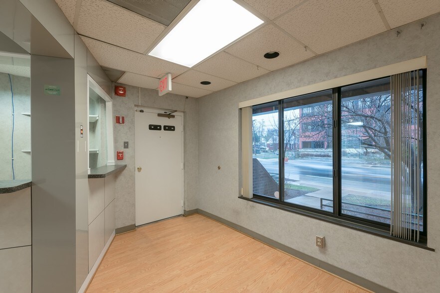 More Photos Of 7960-7990 Old Georgetown Rd, Bethesda Medical For Lease