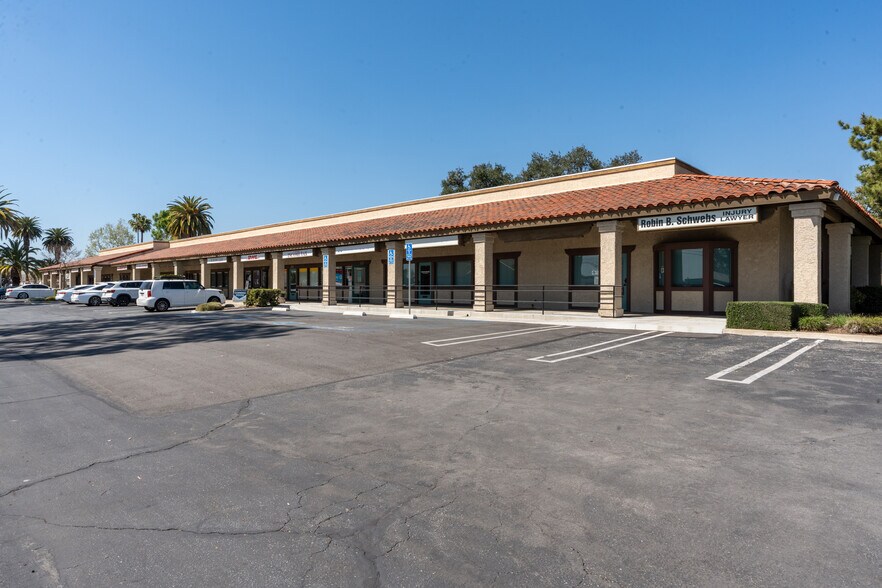 More Photos Of 305-355 E Foothill Blvd, Pomona Unknown For Lease