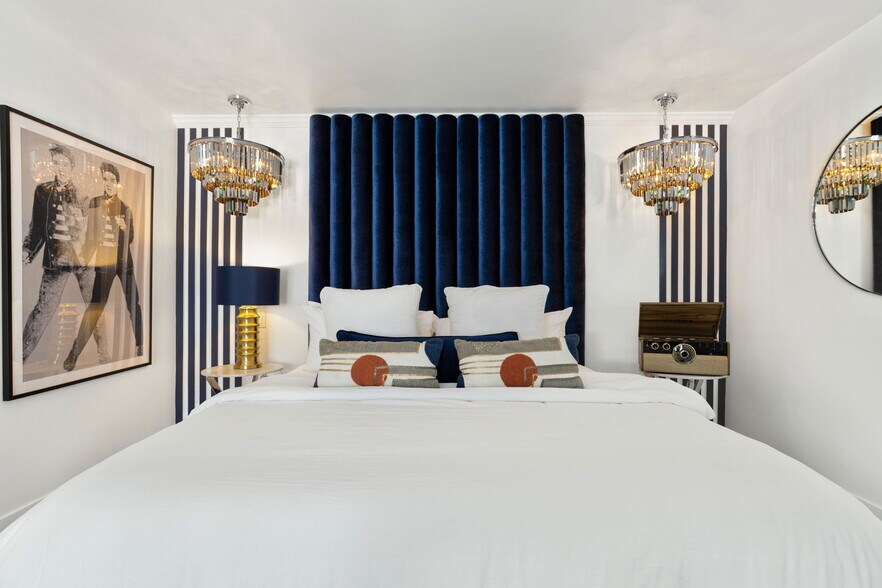 More Photos Of 120 W Vereda Sur, Palm Springs Hotel For Sale